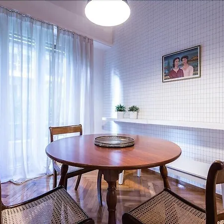 Classy Kolonaki With 2 Bedrooms Athens