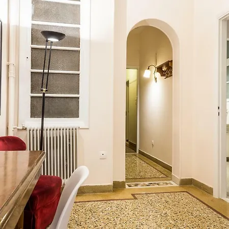 Classy Kolonaki With 2 Bedrooms Appartement *
